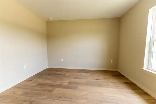 Listing Photo 34