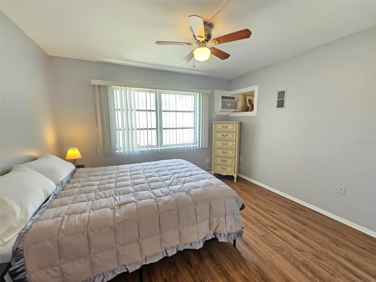 Listing Photo 12