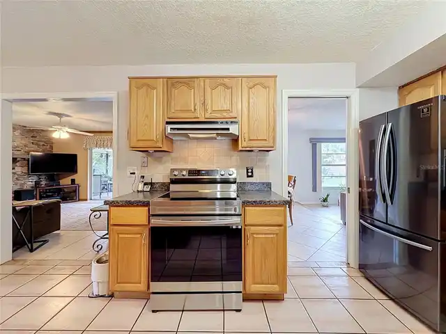 Listing Photo 14