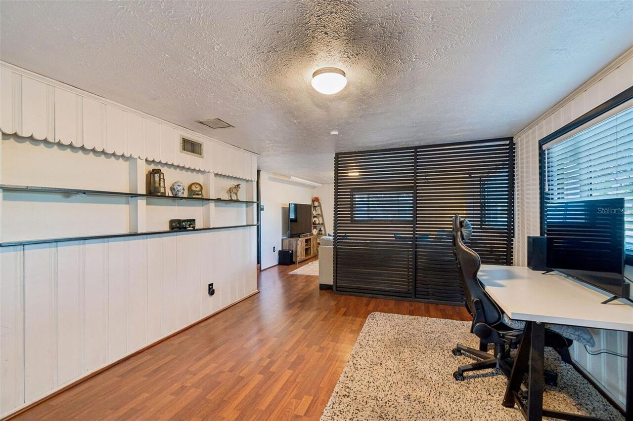 Listing Photo 12