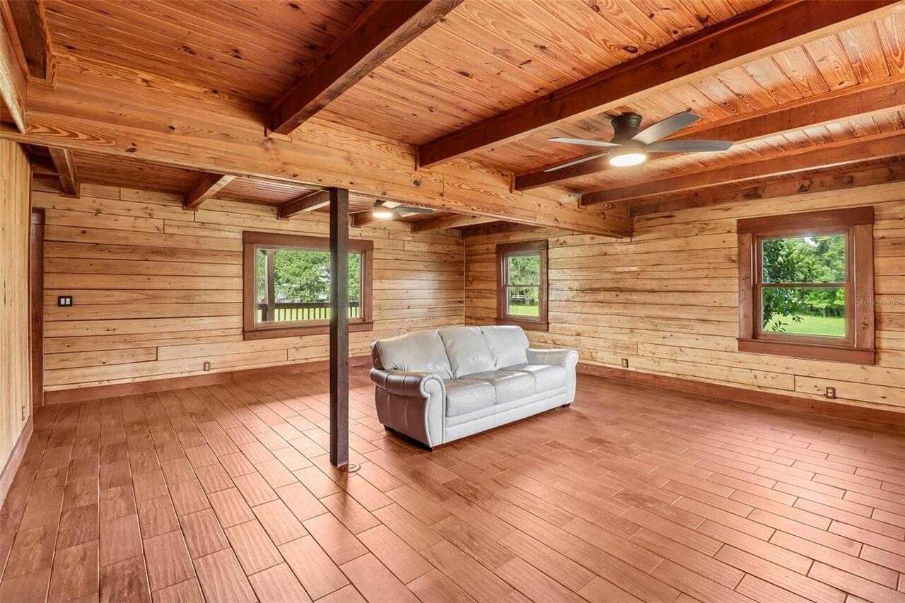 Listing Photo 11
