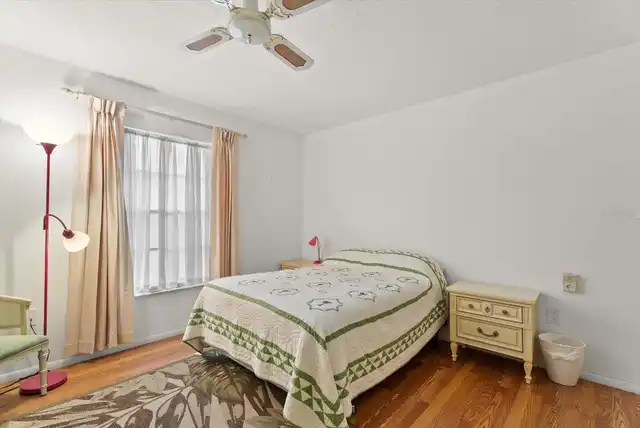 Listing Photo 8