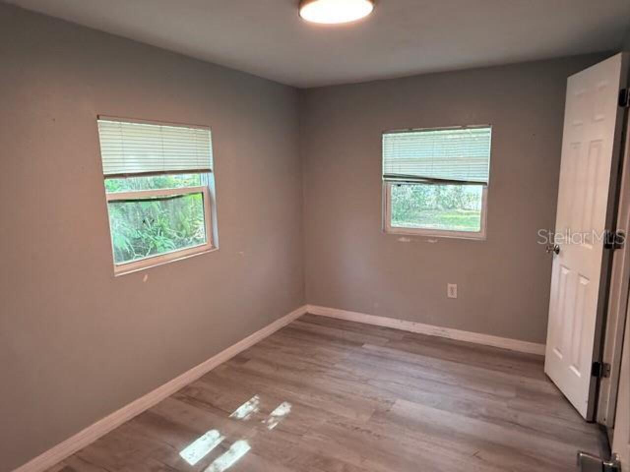 Listing Photo 12