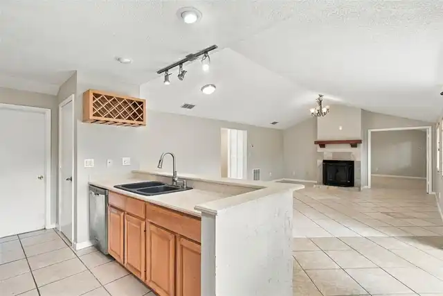 Listing Photo 16