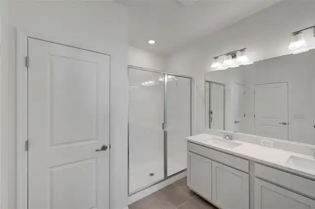 Listing Photo 12