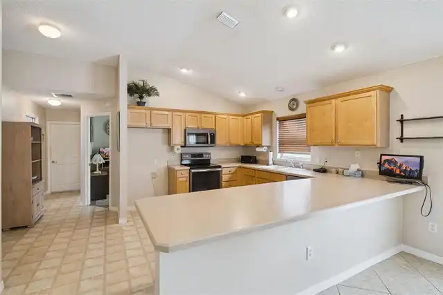 Listing Photo 7