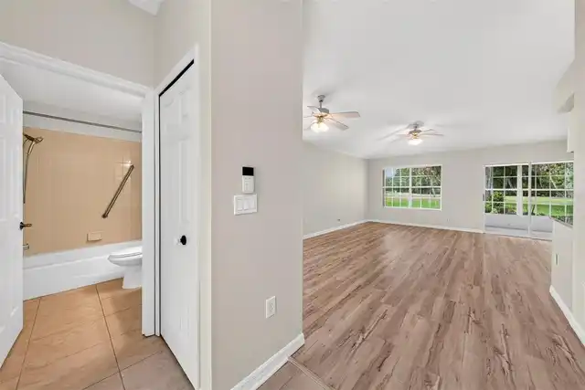 Listing Photo 9
