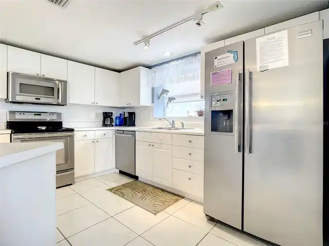 Listing Photo 10
