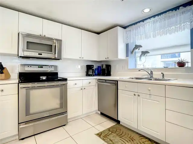 Listing Photo 12
