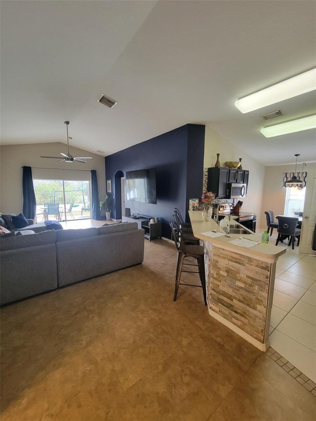 Listing Photo 9