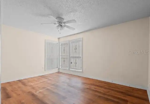 Listing Photo 14