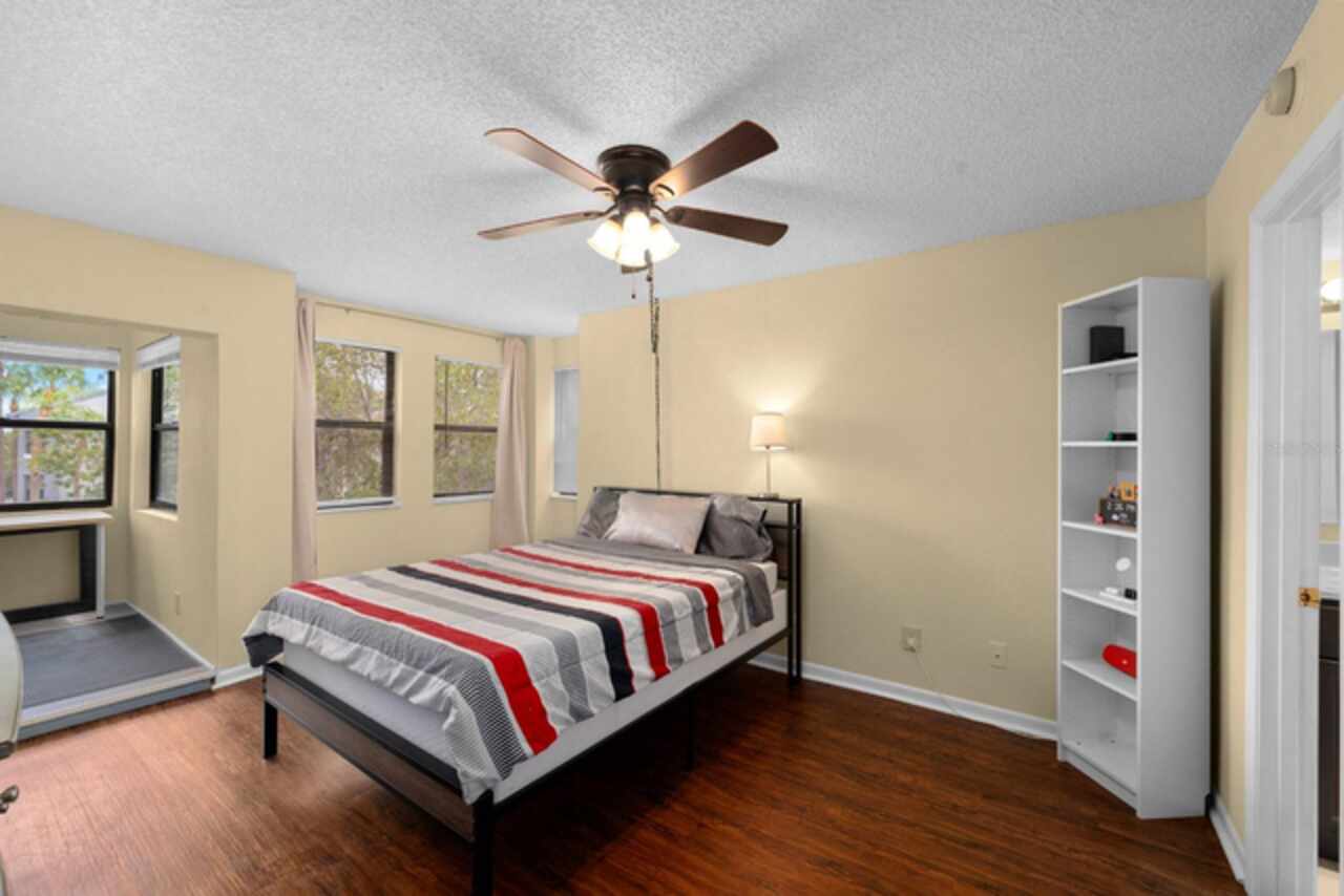 Listing Photo 11