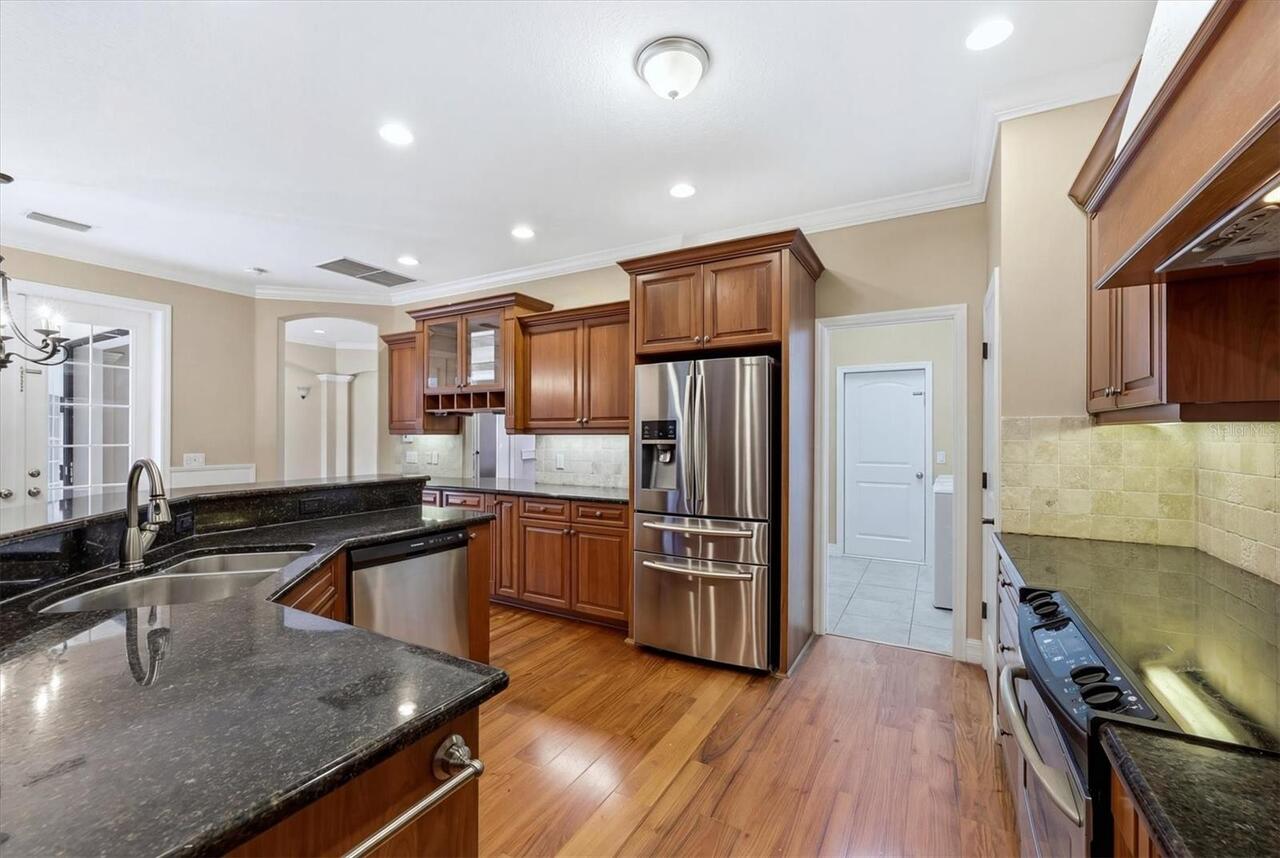 Listing Photo 8