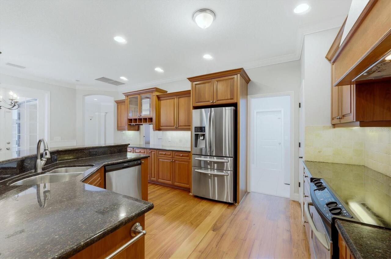 Listing Photo 11