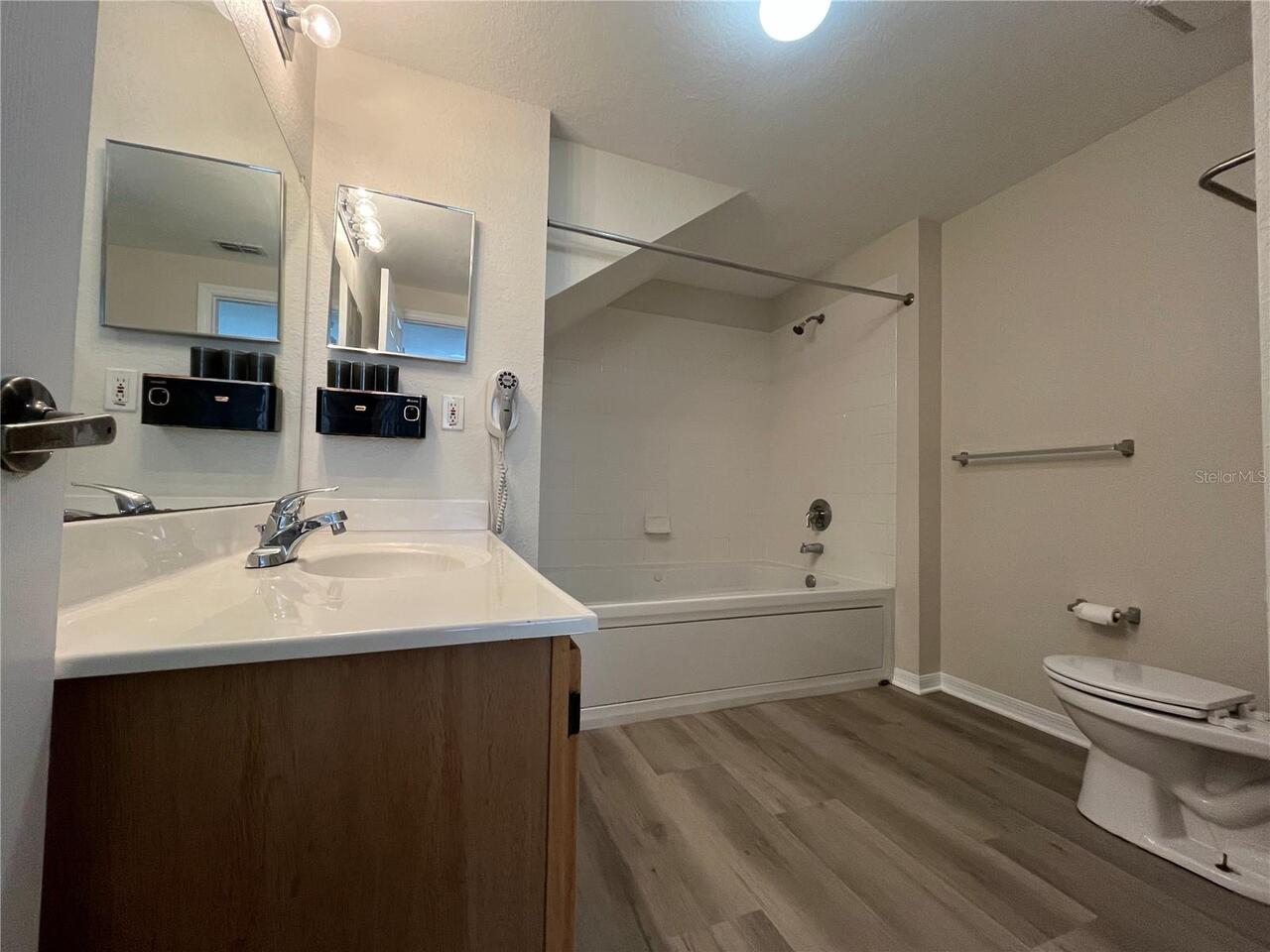 Listing Photo 7