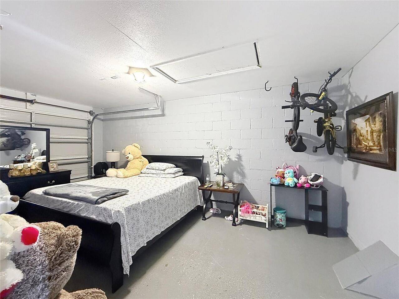 Listing Photo 11