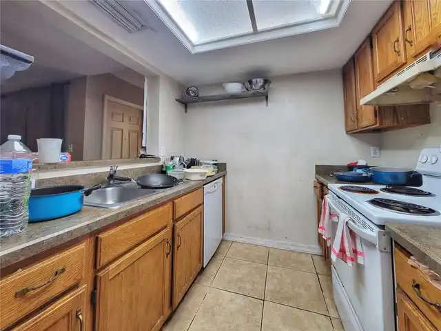 Listing Photo 8