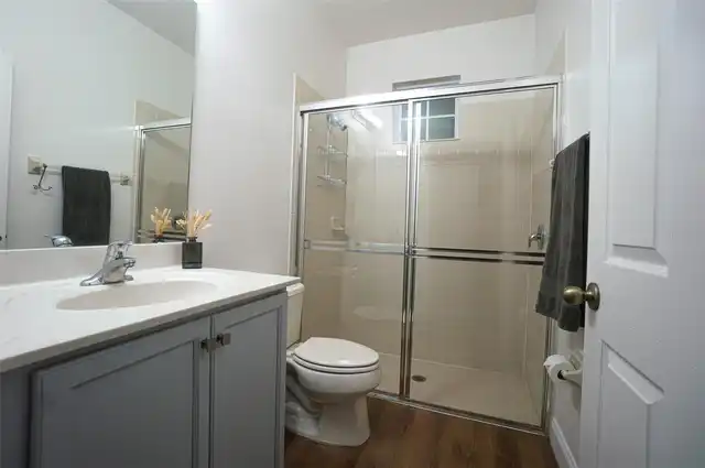 Listing Photo 6