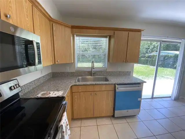 Listing Photo 8