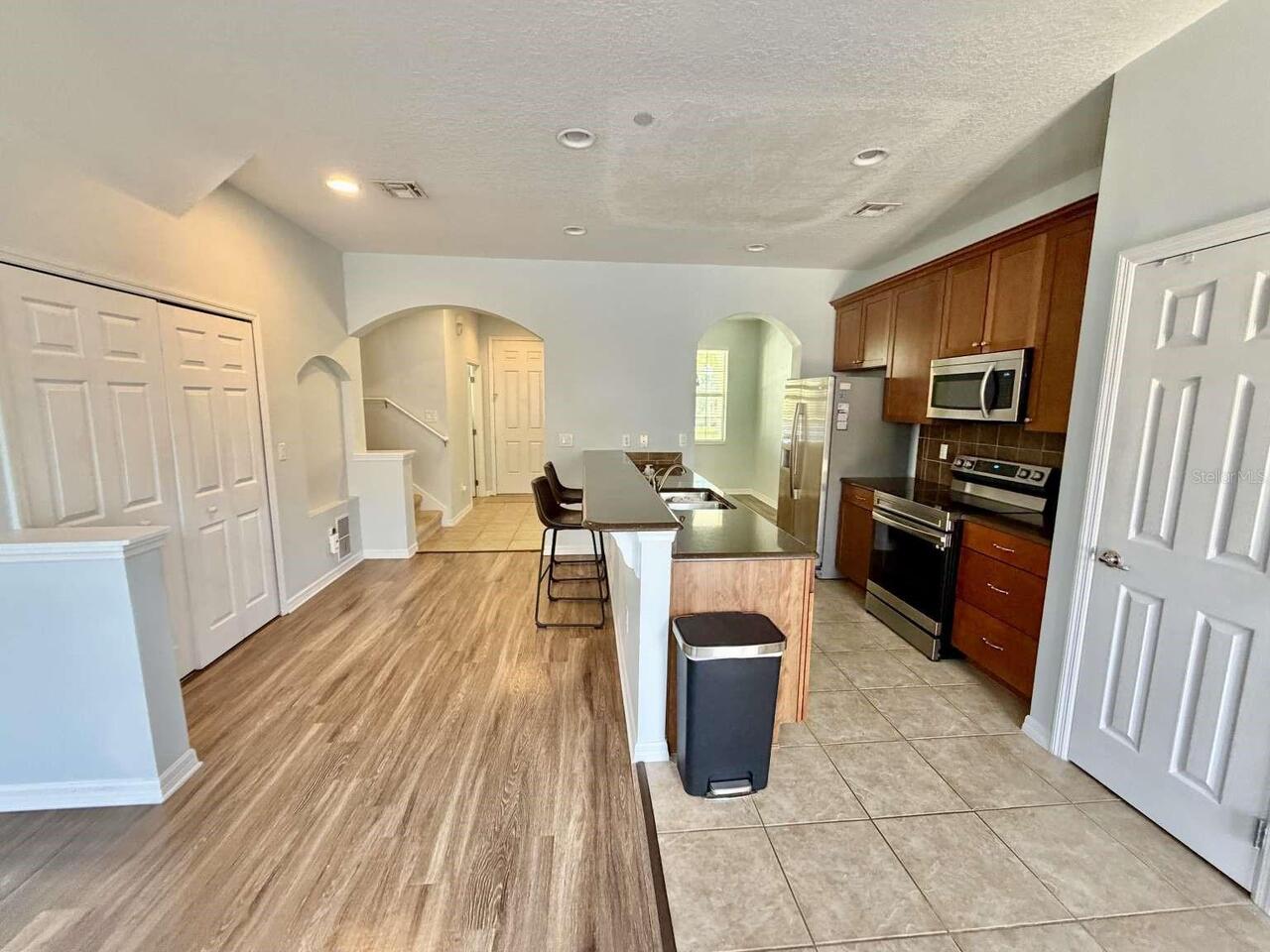 Listing Photo 8