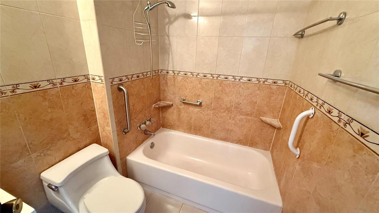 Listing Photo 16