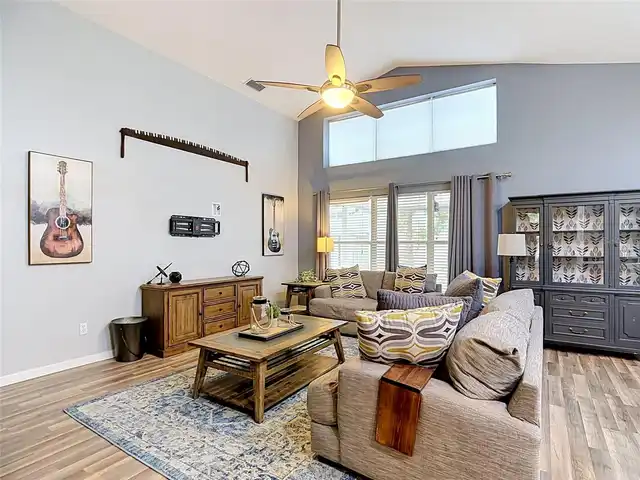 Listing Photo 7