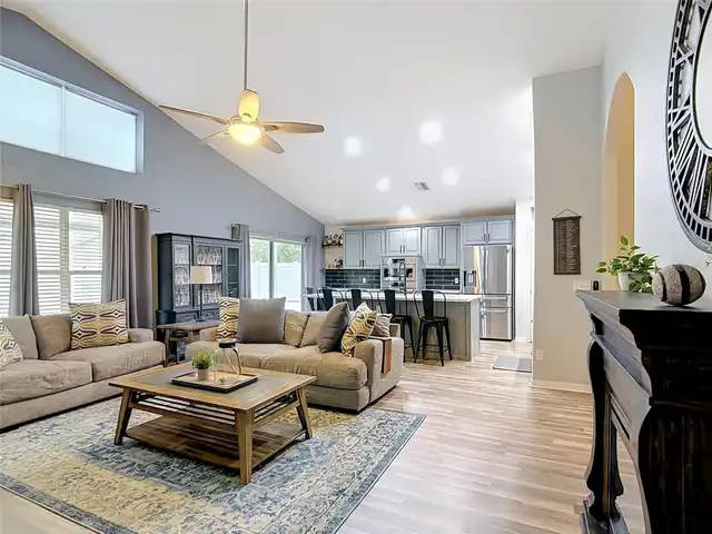 Listing Photo 8