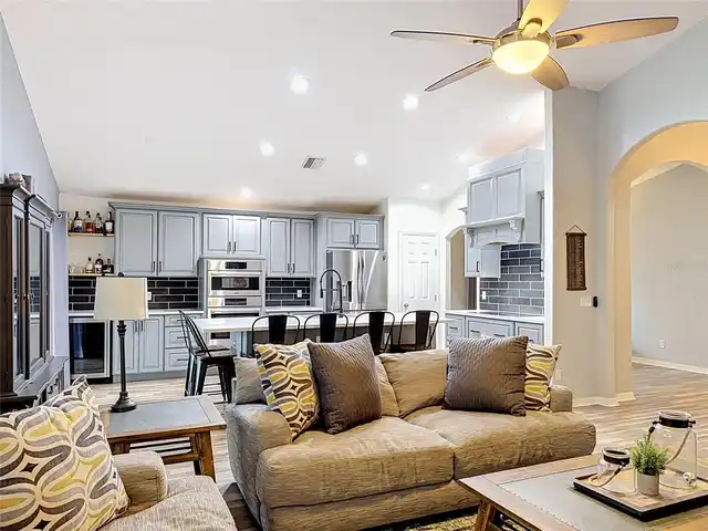 Listing Photo 10