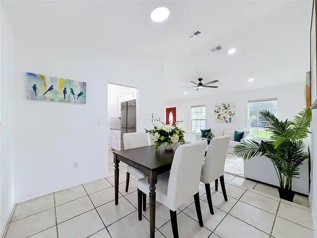 Listing Photo 9