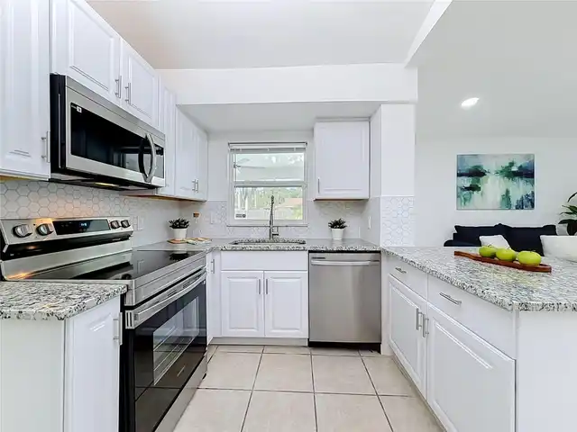 Listing Photo 11