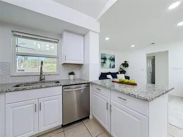 Listing Photo 12