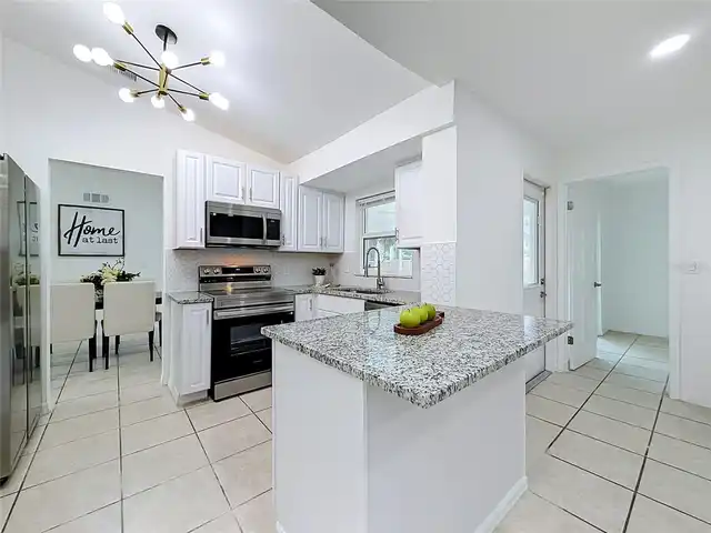 Listing Photo 16