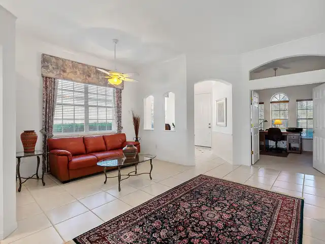 Listing Photo 9