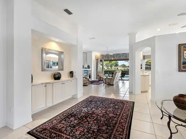 Listing Photo 10