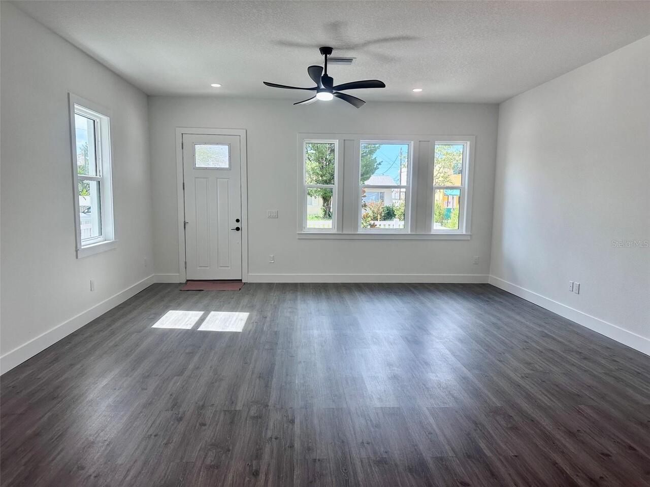 Listing Photo 10