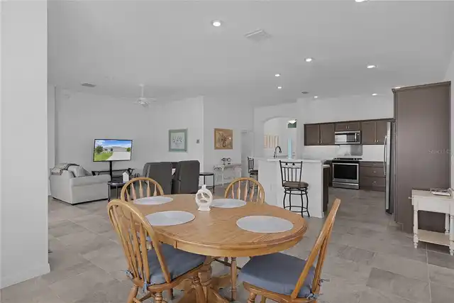 Listing Photo 12
