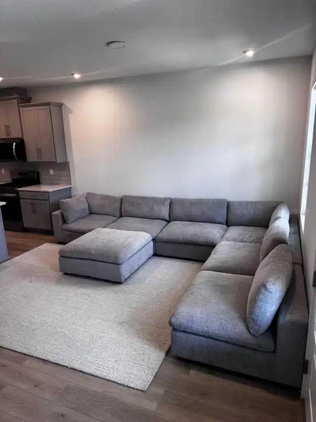 Listing Photo 10