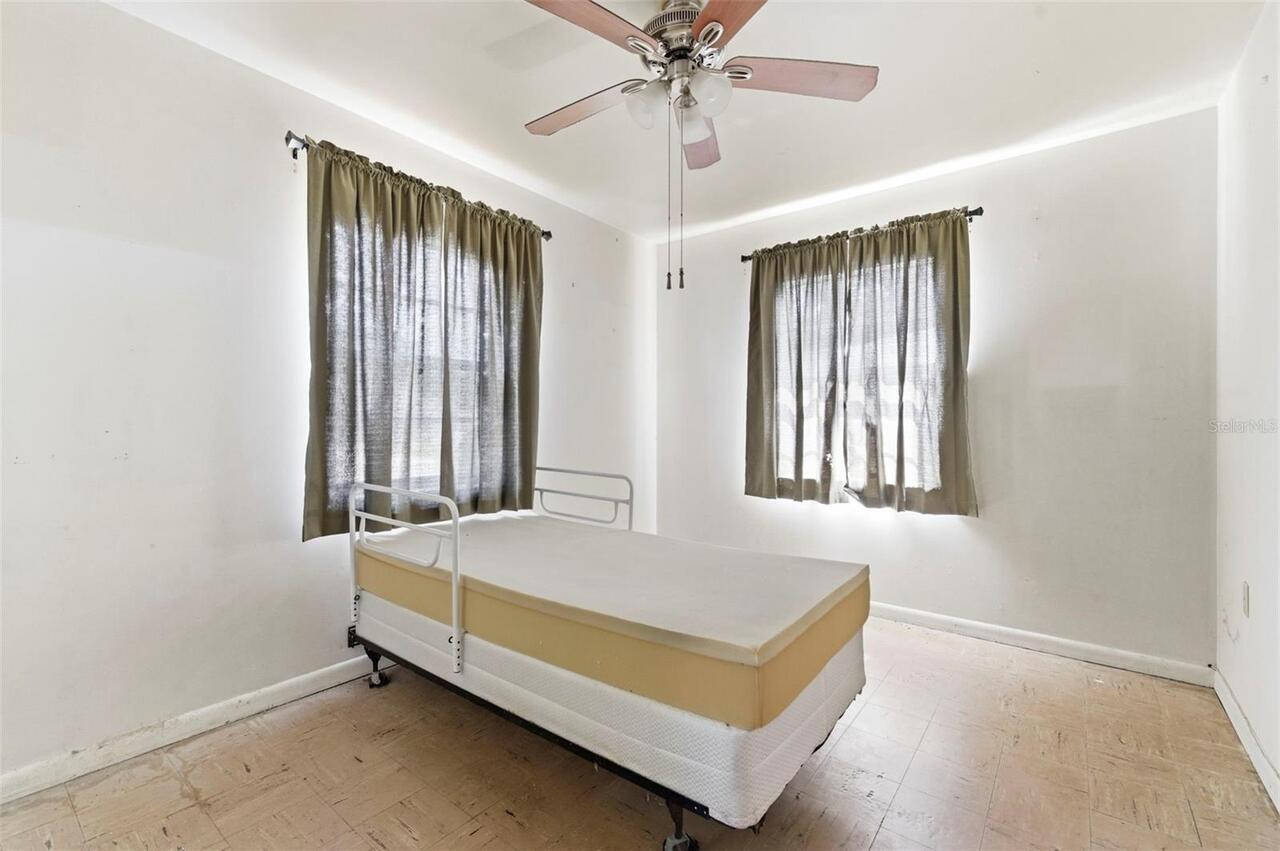Listing Photo 12