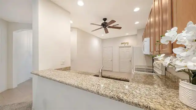 Listing Photo 10