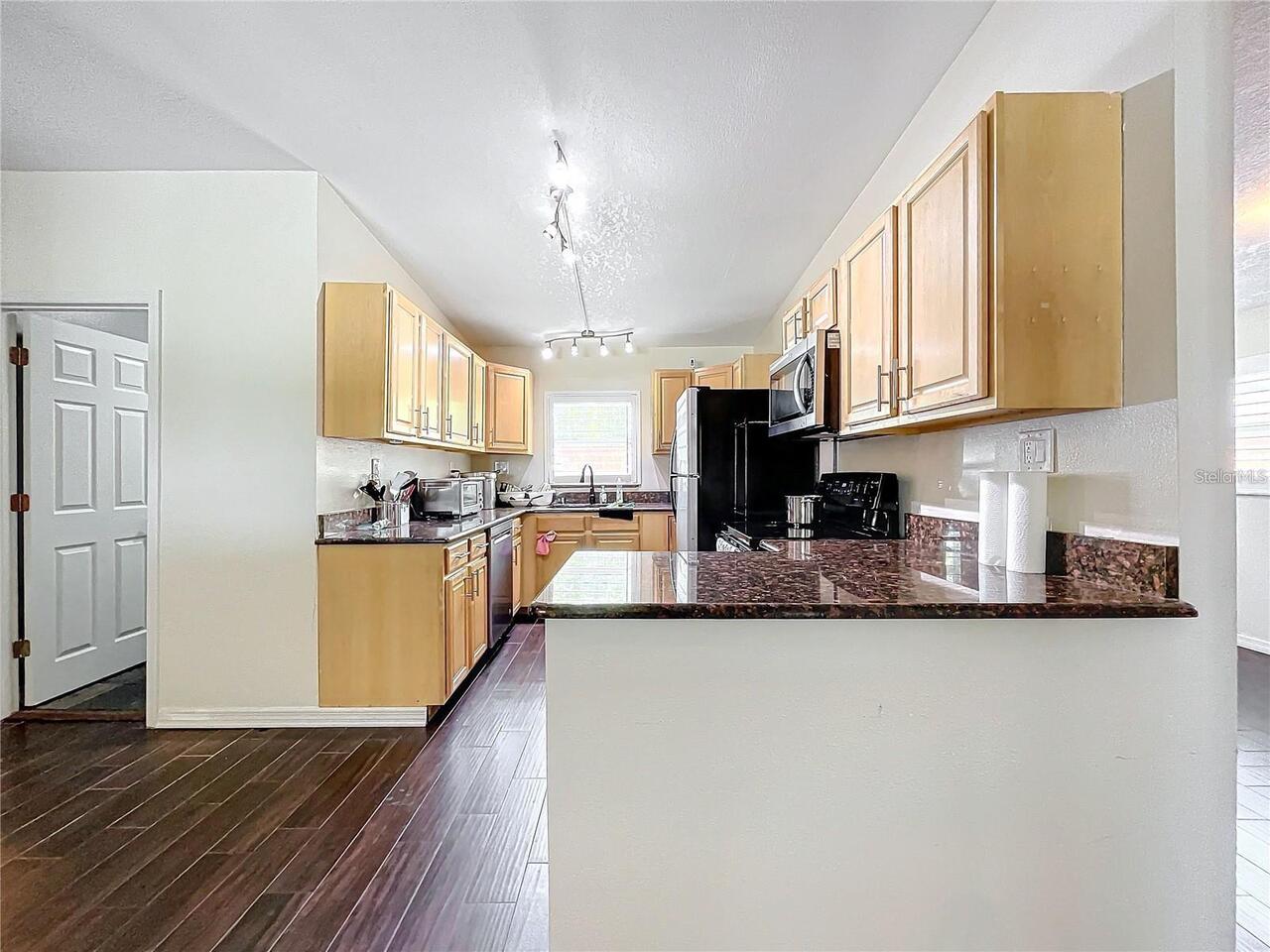 Listing Photo 14