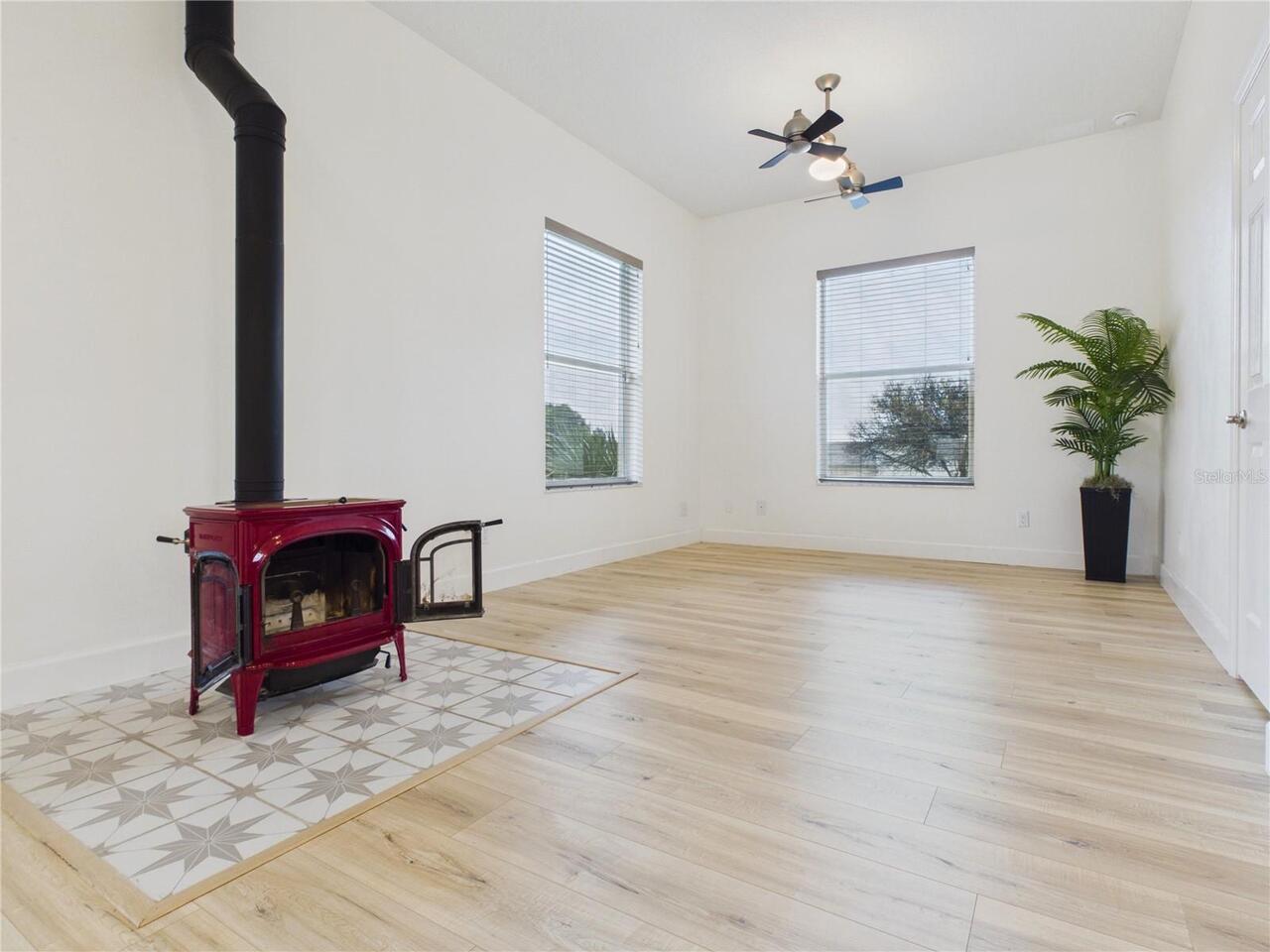 Listing Photo 16