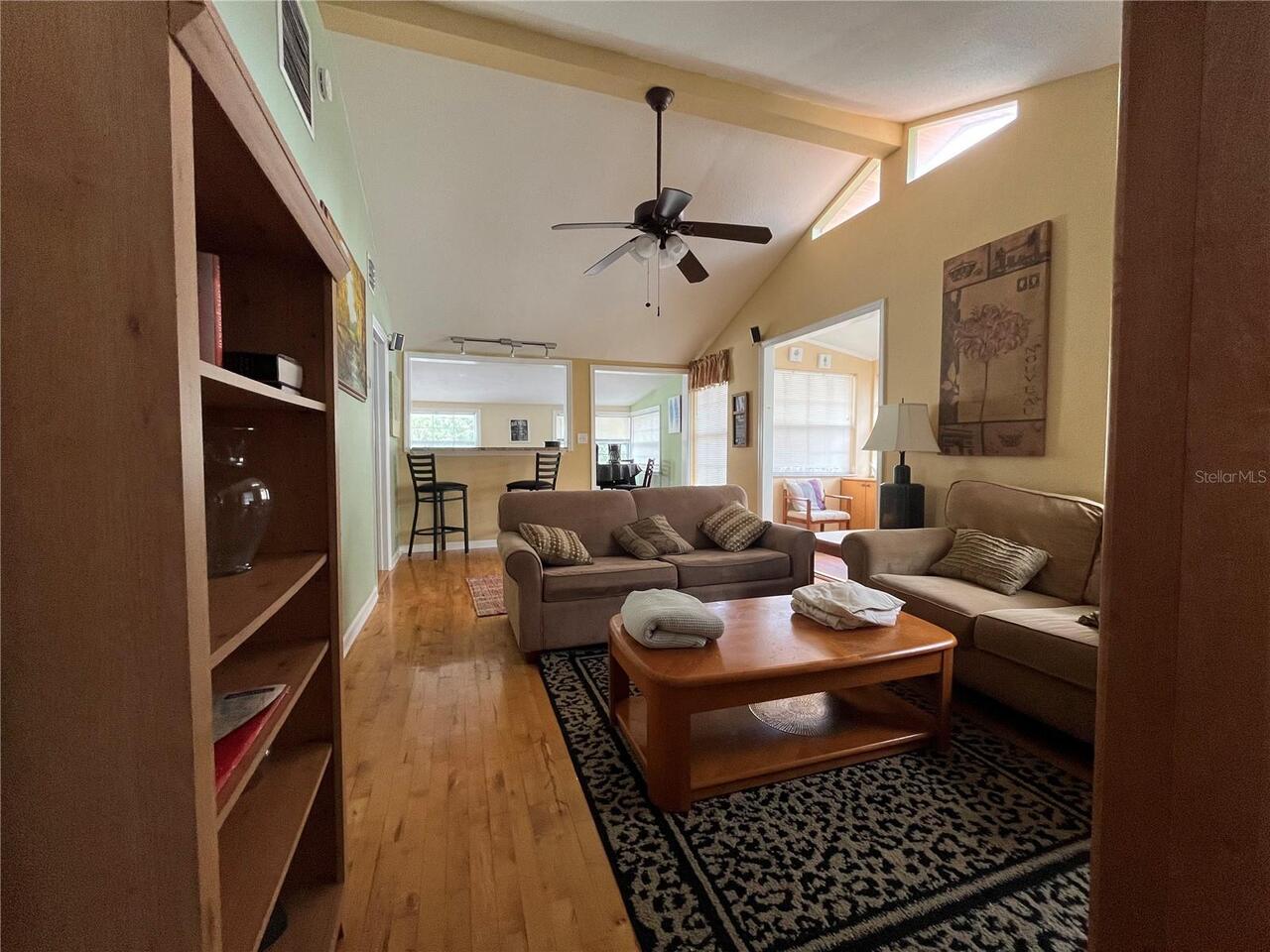 Listing Photo 10