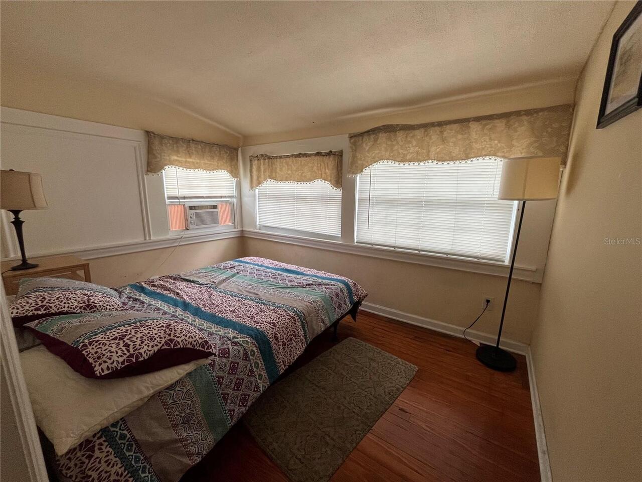 Listing Photo 11