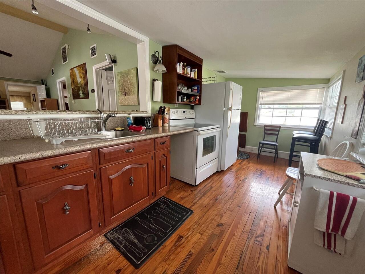 Listing Photo 16