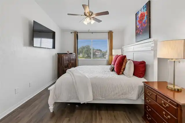 Listing Photo 9