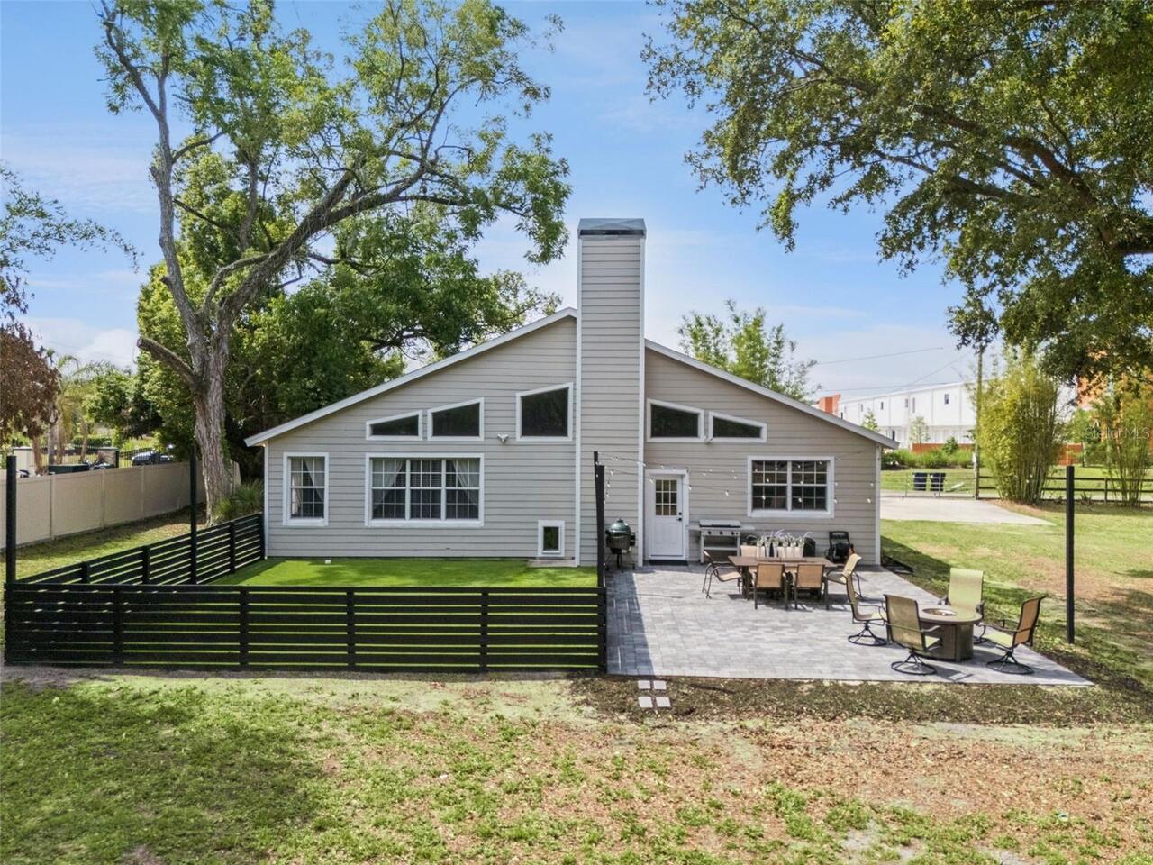 Listing Photo 10