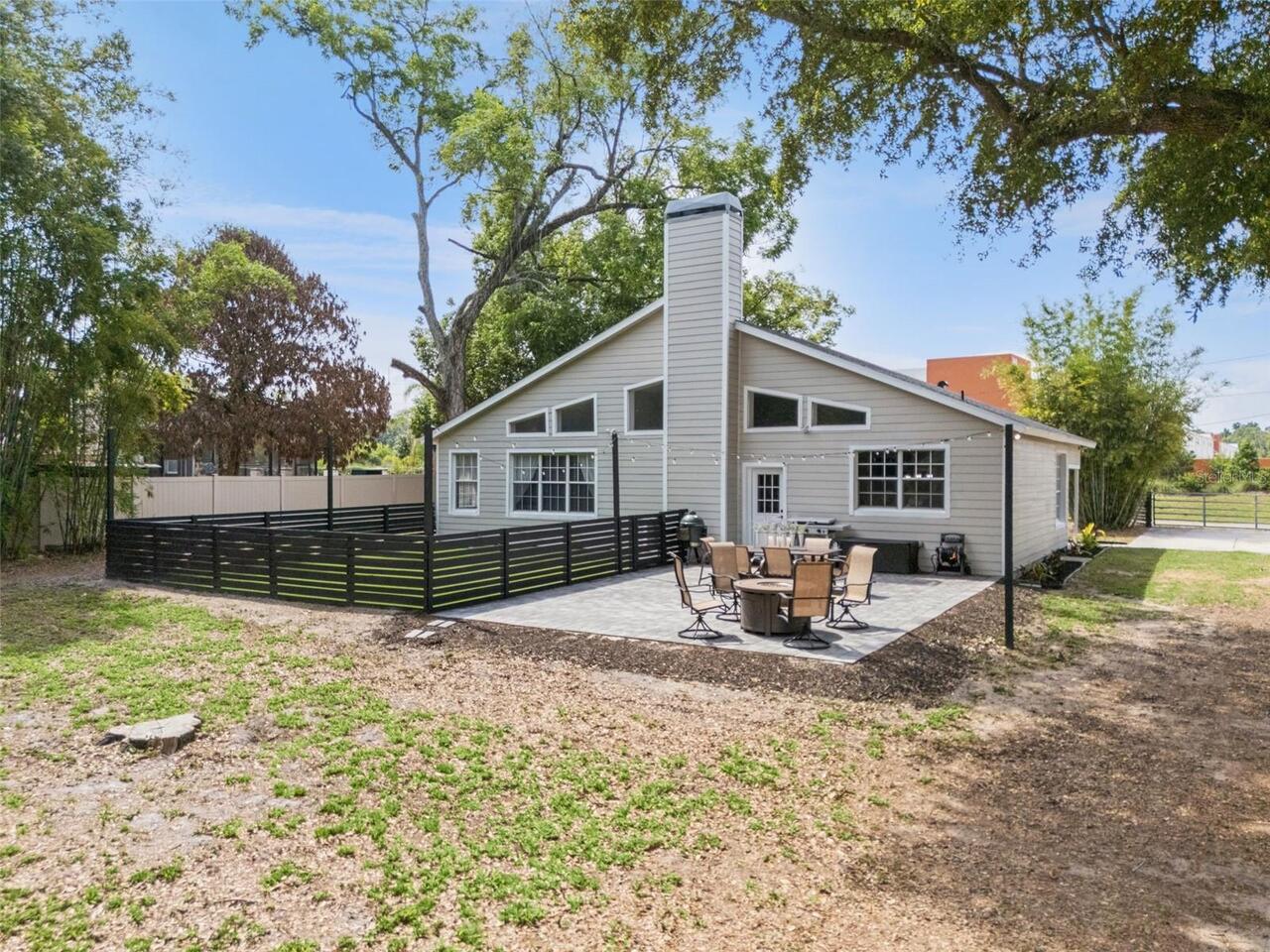 Listing Photo 11