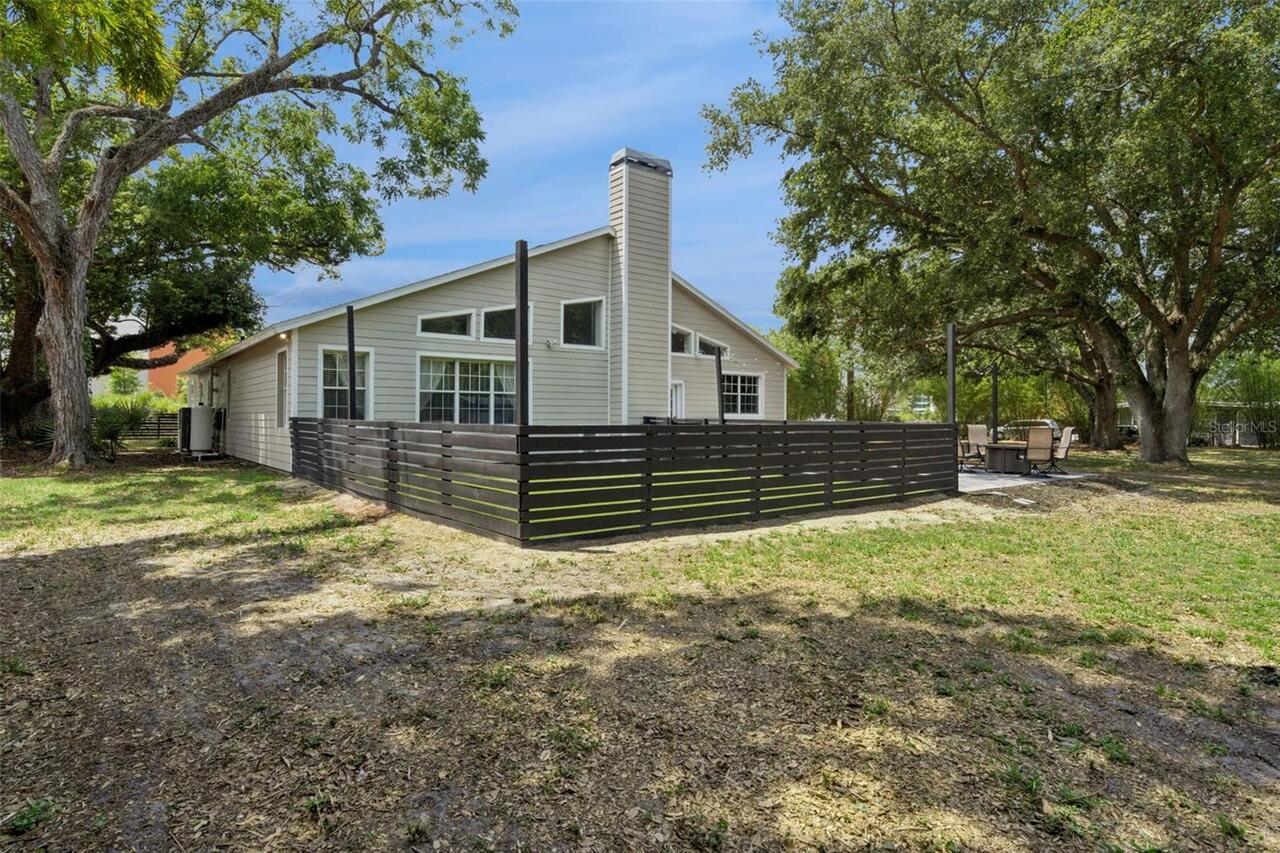 Listing Photo 12