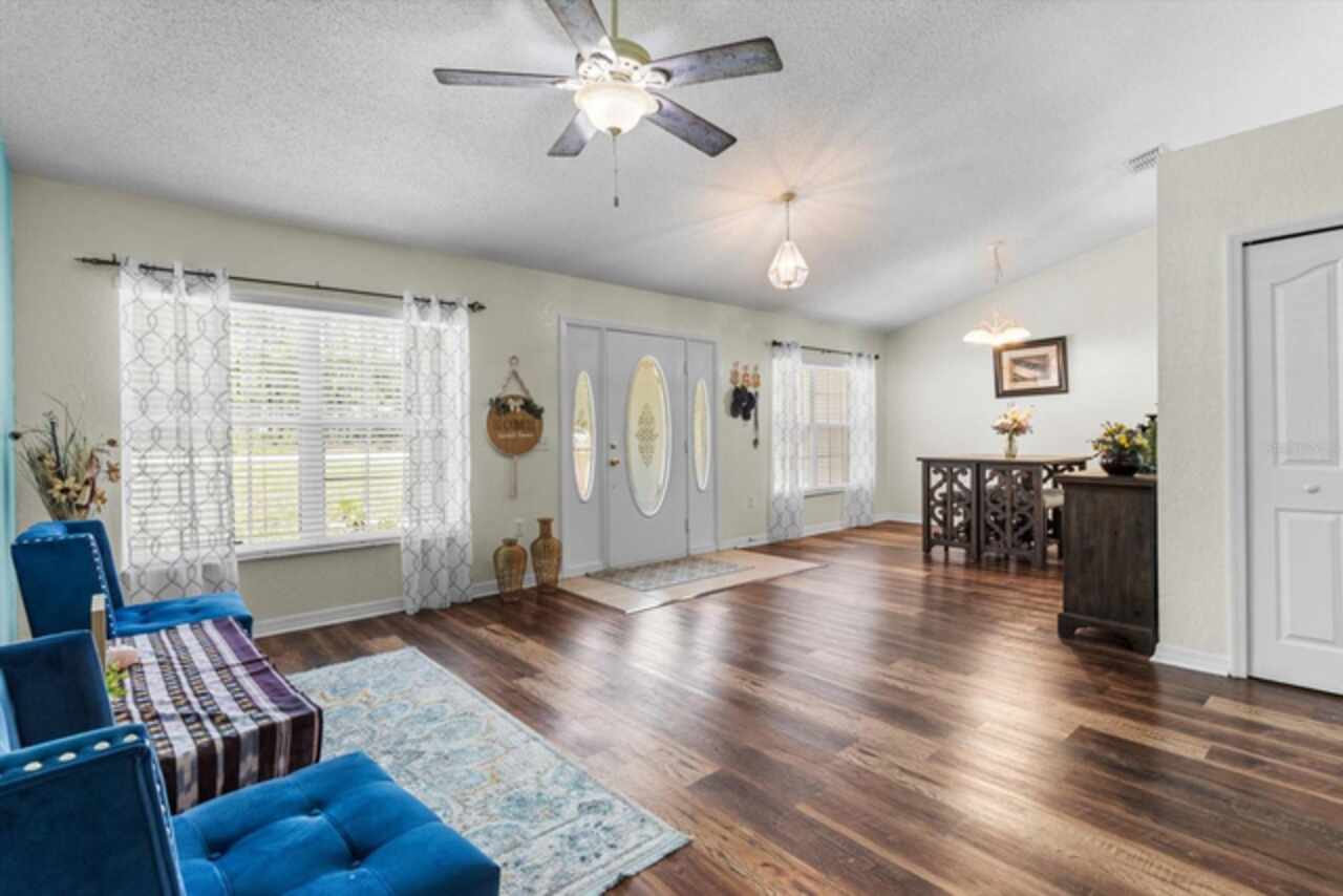 Listing Photo 12