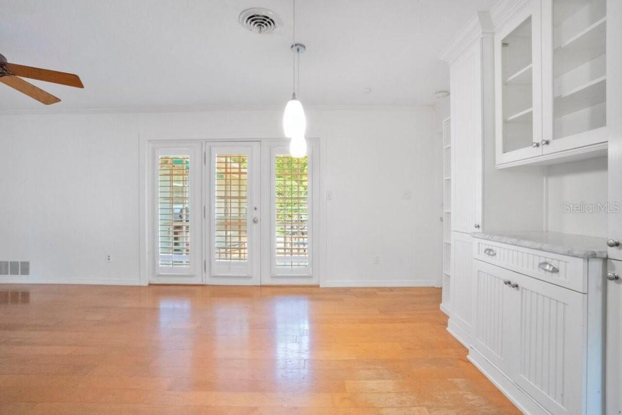 Listing Photo 14